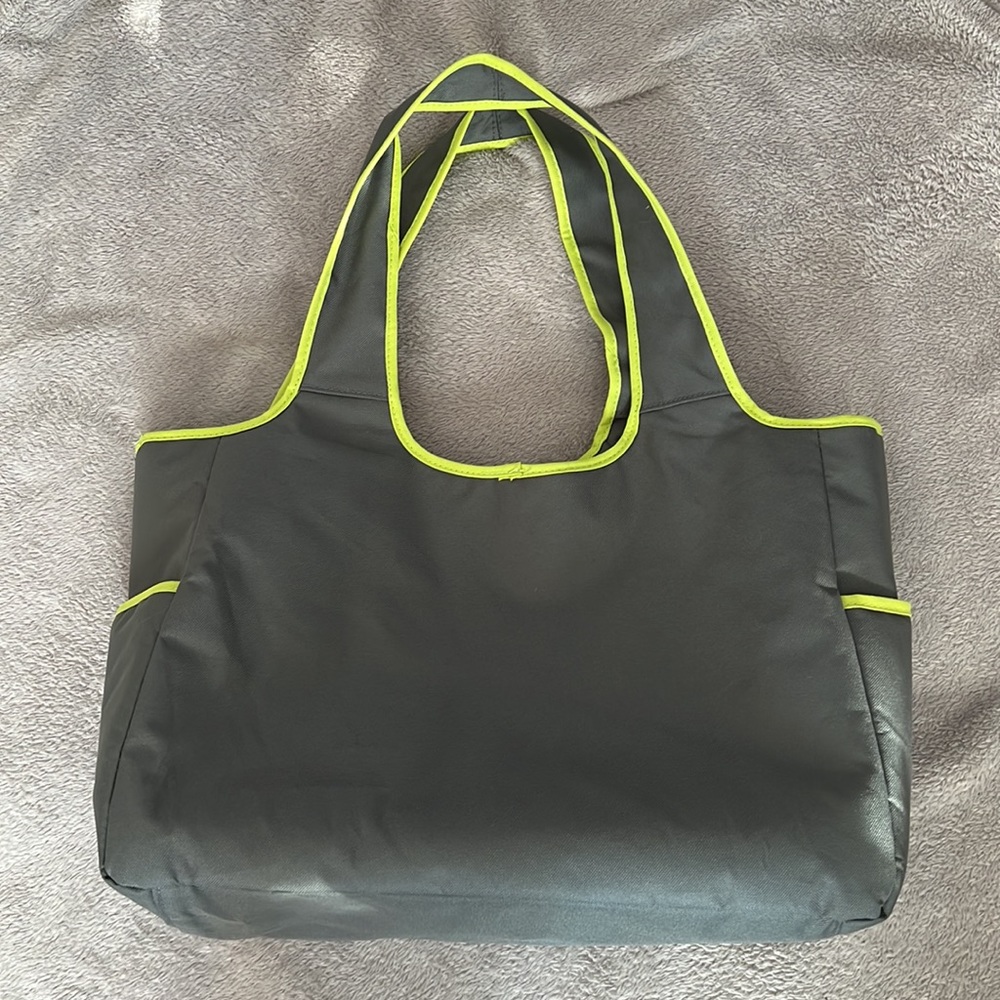 NWOT Thermos Foogo diaper bag - Picture 2 of 4